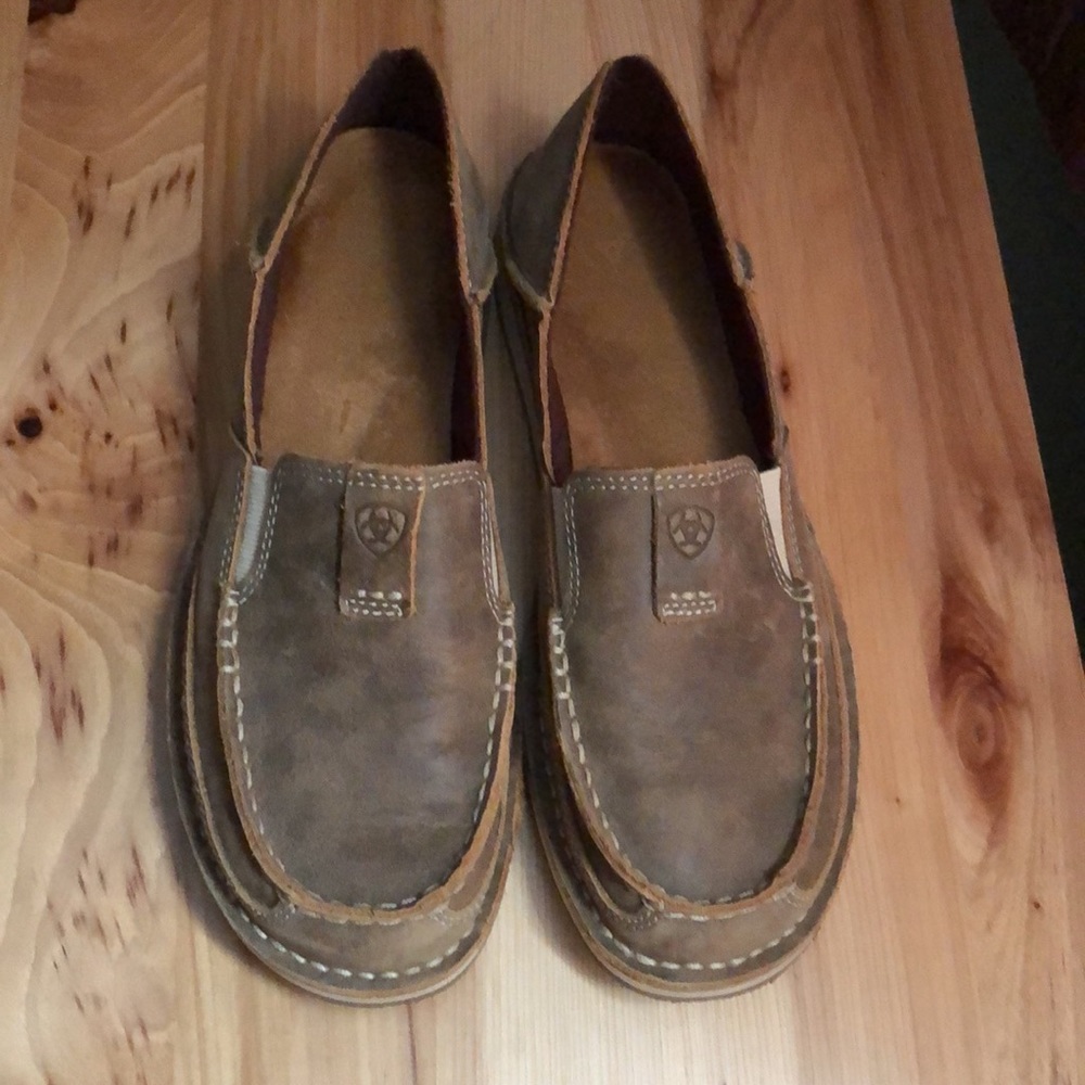 Ladies Ariat shoes